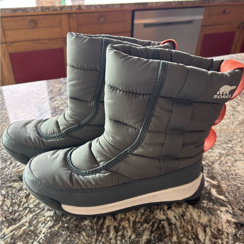 Sorel Unisex Youth Whitney II Puffy Mid Waterproof Boots Youth Size 2